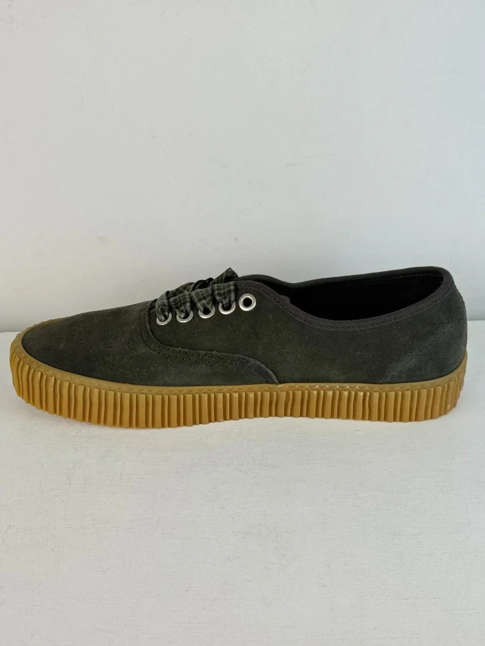 M6.5. W8-VANS Authentic Creeper Suede sneakers - Faded Black with Gum sole